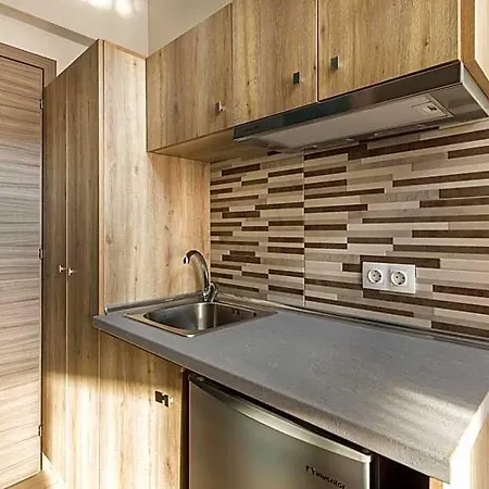 Sunshine Hotel Skotina