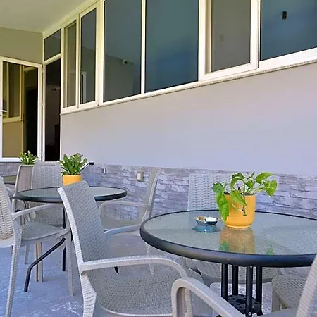 Sunshine Hotel Skotina